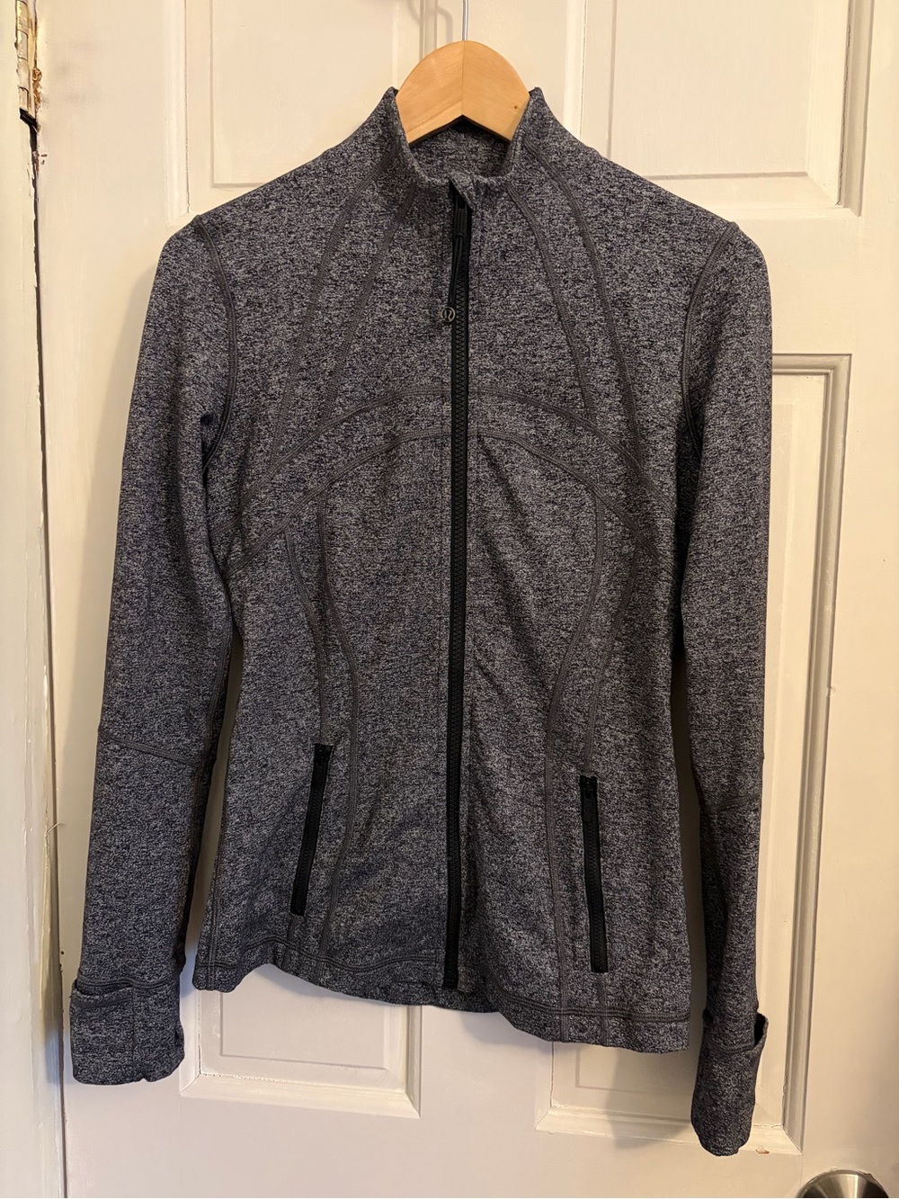 Lululemon Define Jacket Heathered Black Luon Size 6 athleisure workout slim fit